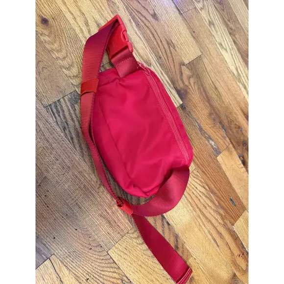 Lulumelon Athletica Red Crossbody/Belt Bag - Picture 4 of 4